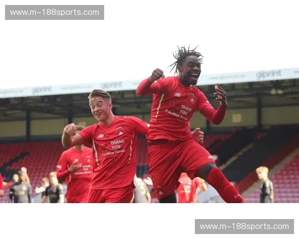 英甲射门:燃起每一位球迷的热血瞬间 英甲射门:燃起每一位球迷的热血瞬间